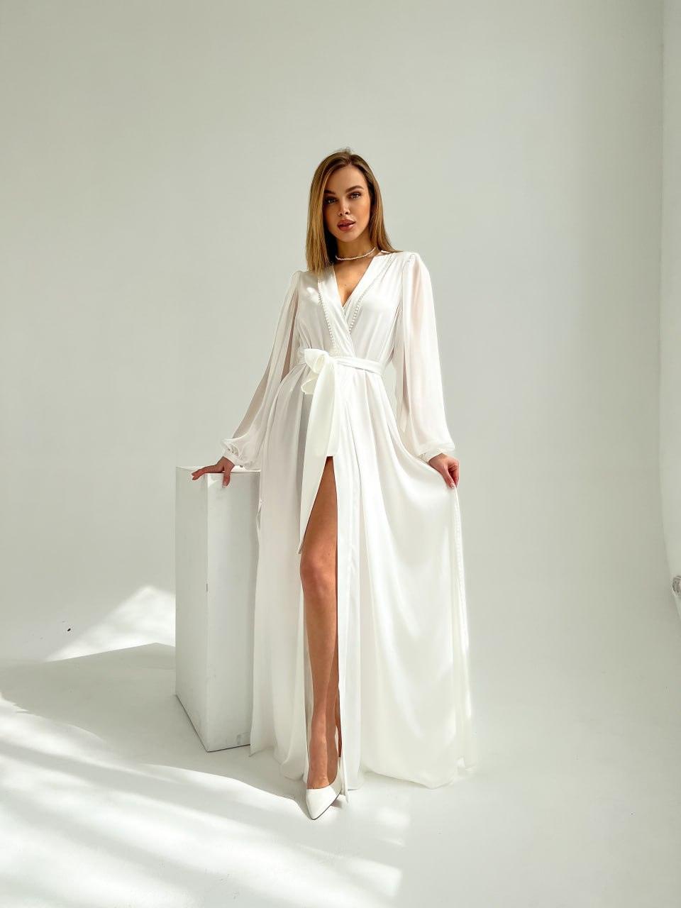 Wedding robe long with pearls