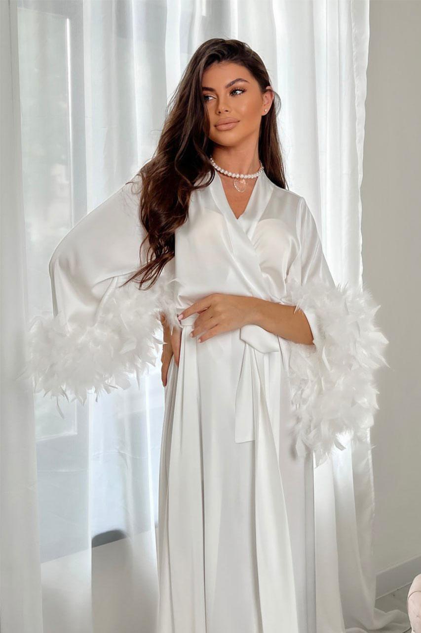 Exquisite Bridal Robe with Feathers: Embrace Elegance and Grace! –  feerielingerie